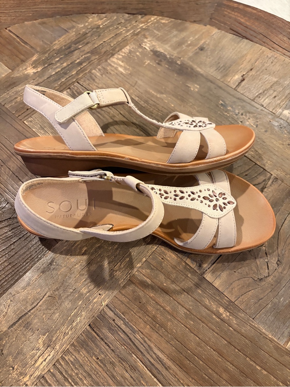 SOUL Naturalizer‎ Summer Embellished T-Strap Wedge Sandals 
Porcelain Beige 8.5